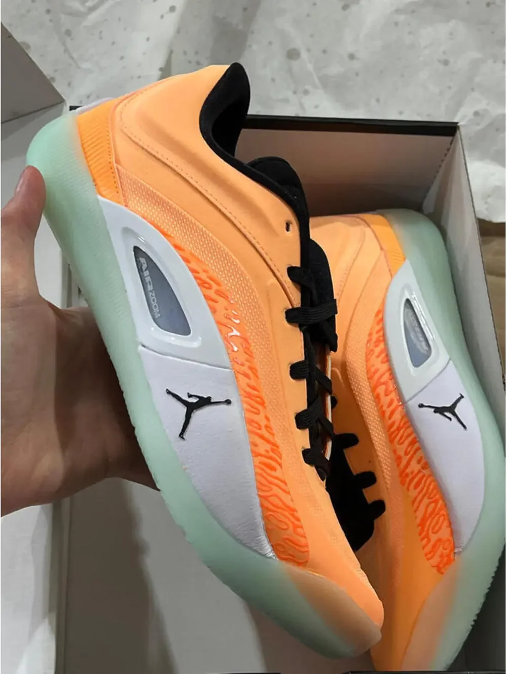 Zion 4 Basketball Shoes (FB1802-800, Peach Cream/Black/White/Total Orange) mens
